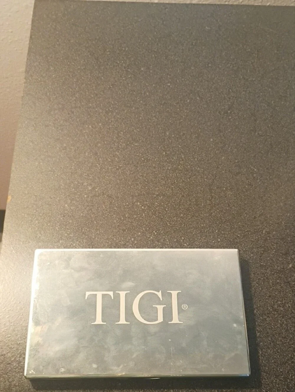 TIGI Eight-Shade Eyeshadow Palette in Green, Gold, Purple, Brown